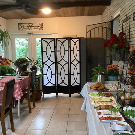 Bed and Breakfast Via Veneto - Old Town Niagara-on-the-Lake Exterior foto